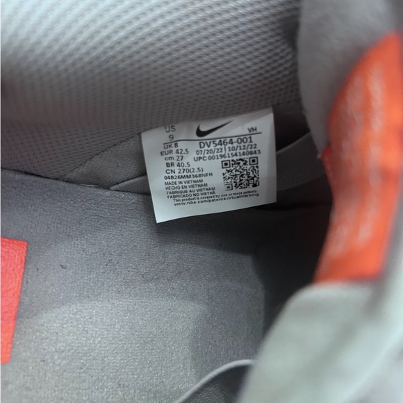 Nike Gray and White Men's Sneakers - Picture 10 of 16